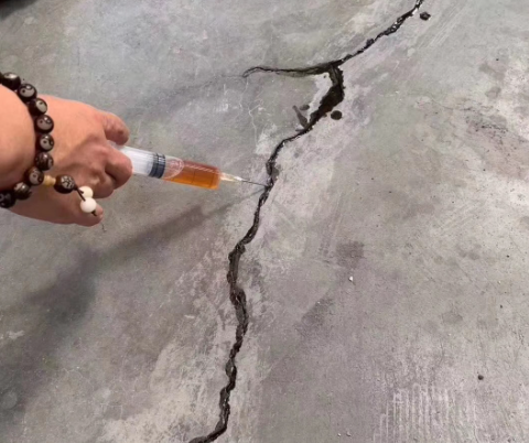 玉门混凝土裂缝修补技术详解​